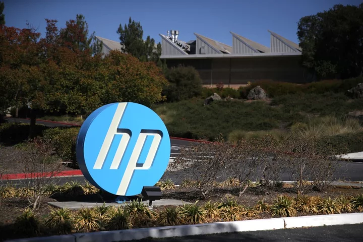 HP Stock Rallies on Solid Profit Forecast, Dividend Hike