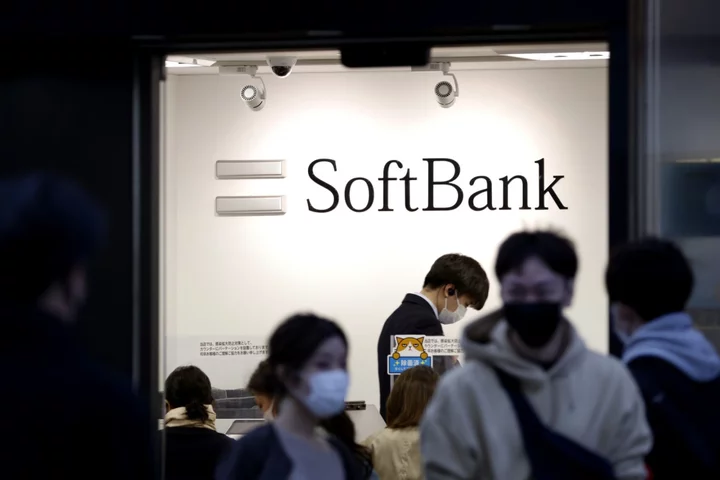 SoftBank Plans AI Tour for Founders to Boost Technology Adoption