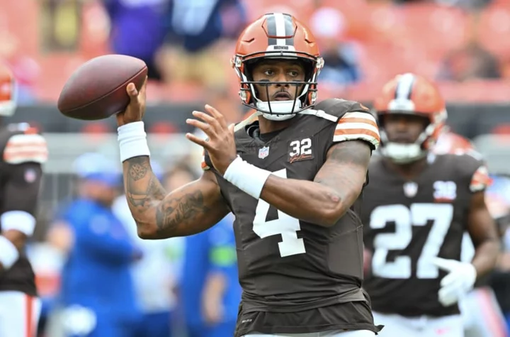 Up is down: Deshaun Watson made the worst QB decision ever (Video)