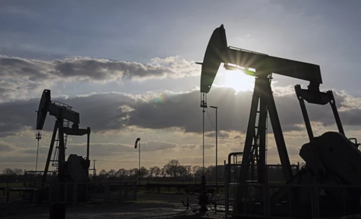 Oil prices creep higher, raise inflation concerns