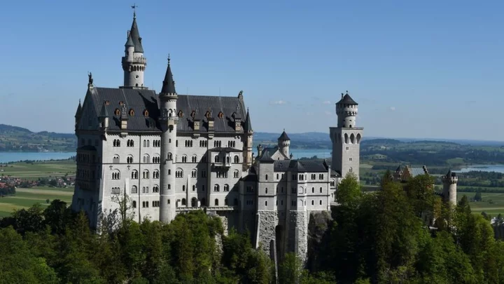 Neuschwanstein: US man held after fatal attack at German castle
