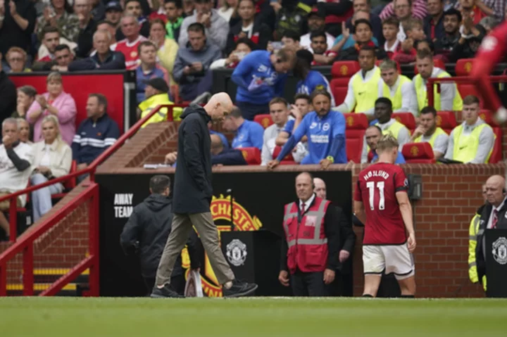 Man United fans jeer as Rasmus Hojlund is substituted by Erik ten Hag in game against Brighton