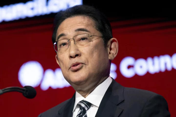 Japan's Kishida plans an income tax cut for households and corporate tax breaks