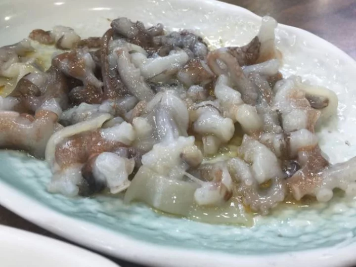 82-year-old Korean man has heart attack after choking on 'live octopus' dish