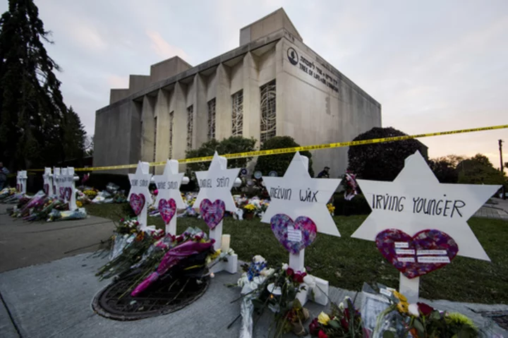 The gunman who killed 11 people in a Pittsburgh synagogue is found eligible for the death penalty