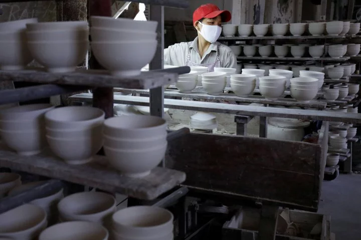 Vietnam to extend VAT cut until mid-2024 to support economy