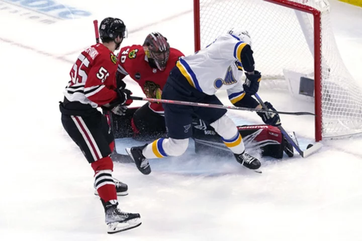 Jake Neighbours scores 2 goals as St. Louis Blues beat Chicago Blackhawks 4-2