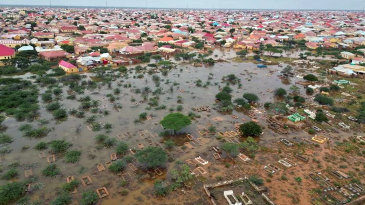 Somalia floods: Bodies unearthed and bridges swept away