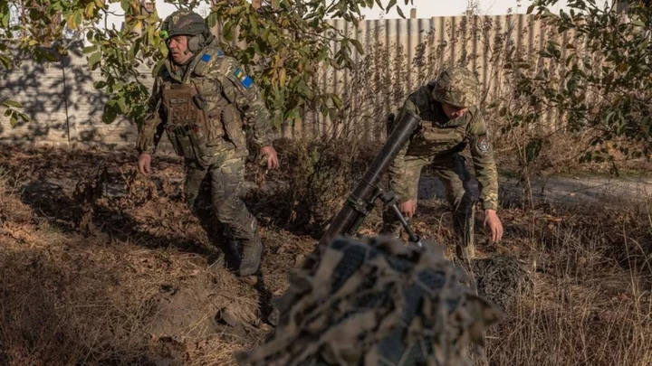 Ukraine war: Army claims foothold on bank of River Dnipro in south