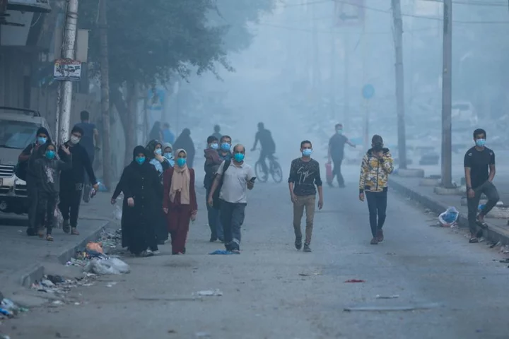 Thousands of civilians flee north Gaza as Israeli troops and Hamas fighters battle