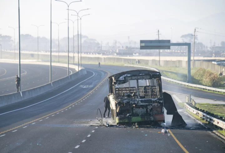 British man among at least 5 people killed in a week of violent protests in Cape Town