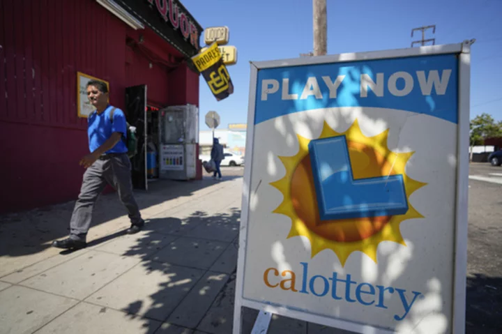 Big-ticket dreams spurred by $1B Powerball jackpot, but expert warns: Take it slow