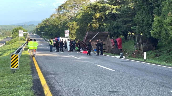 10 Cuban migrants killed in Mexico truck accident, 17 injured
