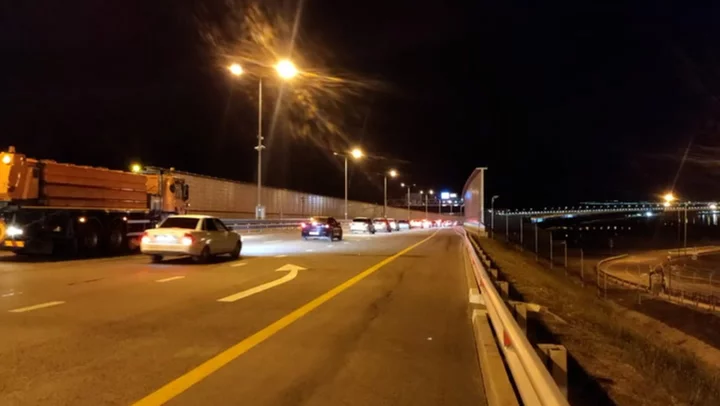 Road traffic resumes on one lane of Crimea bridge after explosion