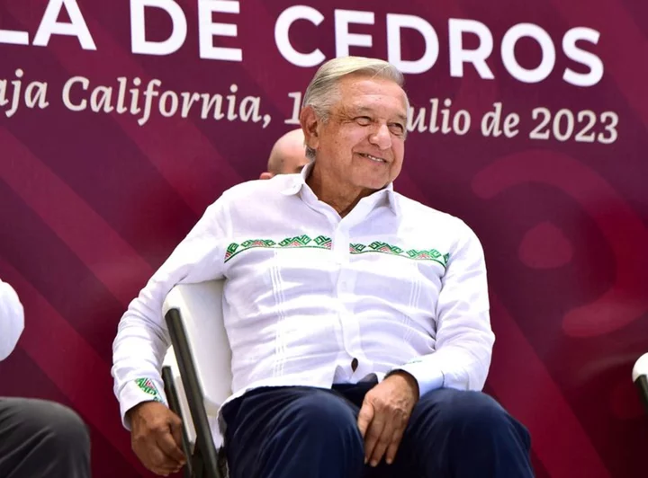 Mexican president's fiery barbs fuel maverick rival's campaign